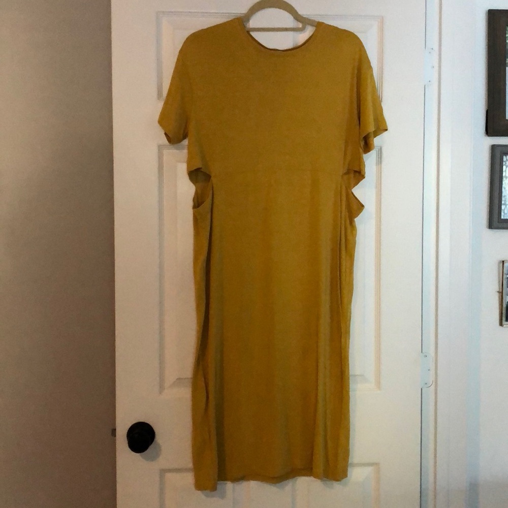 Zara side cutout dress - Size medium